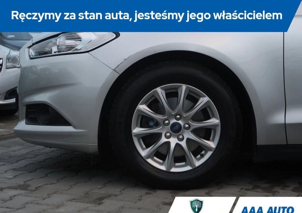 Ford Mondeo cena 38000 przebieg: 211383, rok produkcji 2015 z Trzebnica małe 137